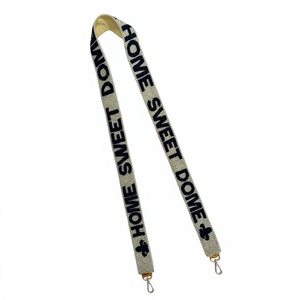 CRYSTAL CRAFT Gig 'Em Man T Sangle en sangle tissée perlée, style vintage, écologique, tendance, rouge et blanc, accessoire - Product Image 1
