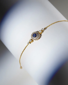 Pulsera Evil-Eye Royale, Joyería Protectora de Lujo, Pulsera Evil-Eye de Diseño, Amuleto con Baño de Oro Premium y Piedra Azul - Product Image 1