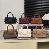 Sac à bandoulière carré rétro européen-américain à rabat, nouveau design, tendance et polyvalent, style coréen, pour femme, collection Printemps 2026