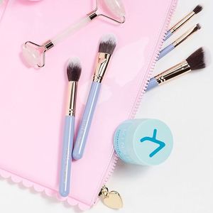 Pochette cosmétique plate en vinyle écologique pour femme, personnalisable avec logo DIY, fermeture éclair, étanche, bords festonnés, durable, pour voyage - Product Image 4