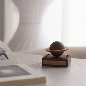 Ornement décoratif Mars, idéal pour la maison, la chambre, le meuble TV, la voiture, article cadeau en bois - Product Image 6