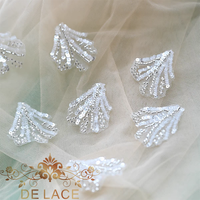 DELACE JB Ivoire Paillettes Perlées Brodées Plantes Motif Floral Applique Décorative pour Robes De Mariée De Mariée