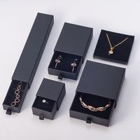 Boîte d'emballage en papier rigide magnétique pour bijoux haut de gamme Crown Win, colorée, OEM ODM, personnalisée avec gaufrage et logo de marque