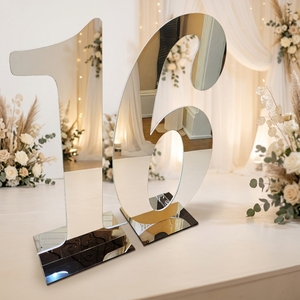Decorazioni per Feste: Numero in Acrilico Dorato a Specchio da 3ft e 4ft per Decorazioni di Compleanno 30, 40, 50, 60 Anni - Product Image 5