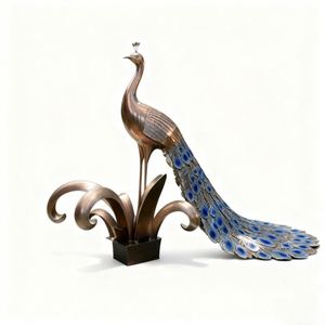 Escultura de Pavo Real de Acero Inoxidable con Plumas Azules y Blancas en Base Cuadrada Negra, Tamaños y Colores Personalizables - Product Image 4