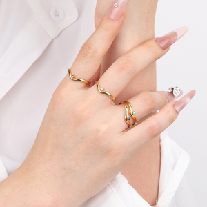 Chris April 316L Stainless Steel Gold Plated Zircon Stone Fine Arrow V-Shape Finger Rings for <strong>Women</strong> - Product Image 5