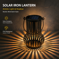 Lanterne en métal à capteur de nuit, lumière LED, décoration de jardin de Noël, lanternes à vent en fer, noires, IP44, s'allume automatiquement la nuit