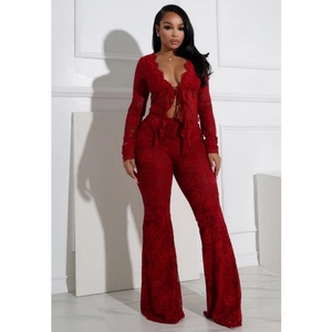Set di <span class=keywords><strong>pantaloni</strong></span> Sexy in <span class=keywords><strong>pizzo</strong></span> elasticizzato in due pezzi con Cardigan Crop Top a maniche lunghe e <span class=keywords><strong>pantaloni</strong></span> a zampa di elefante - Product Image 1