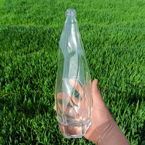 Oshow Bouteille en verre haut de gamme écologique et recyclable de 500 ml/700 ml avec bouchon à vis pour whisky, vodka, brandy, <span class=keywords><strong>tequila</strong></span> et plus - Product Image 5