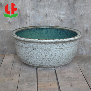 Pot de fleur en céramique rond de cylindre de couleur Morandi de couleur rouge au détail - Product Image 4