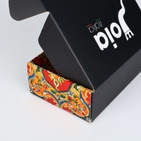 Emballage de boîte personnalisé avec laminage mat et impression en relief pour chaussettes, chaussures et expédition en carton ondulé