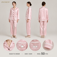 Ensemble deux pièces rose aspect satiné pour femme, col cranté, manches longues, broderie mouton, vêtements de détente, personnalisable OEM, marque privée