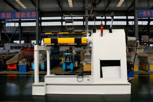 Máy <span class=keywords><strong>Decoiler</strong></span> Thủy Lực Đặc Điểm Cao Tự Động Có Tải Xe Và Hướng Dẫn Cho Các Cuộn Dây Khác Nhau - Product Image 2