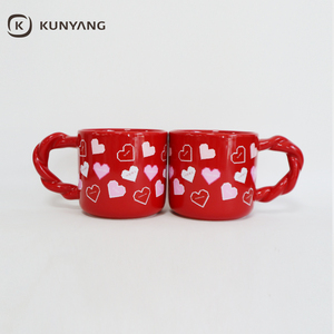 Taza <span class=keywords><strong>de</strong></span> Café Roja con Diseño <span class=keywords><strong>de</strong></span> Corazones Blancos y Rosas, Regalo para el Día <span class=keywords><strong>de</strong></span> San Valentín, Taza <span class=keywords><strong>de</strong></span> Té <span class=keywords><strong>de</strong></span> Porcelana con Tema <span class=keywords><strong>de</strong></span> Amor, Tazas <span class=keywords><strong>de</strong></span> Cerámica con Logotipo Personalizado - Product Image 2