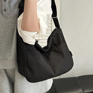 Sac fourre-tout tissé en fourrure mignon et tendance, grande capacité, pour étudiants, collection automne-hiver 2024 - Product Image 4