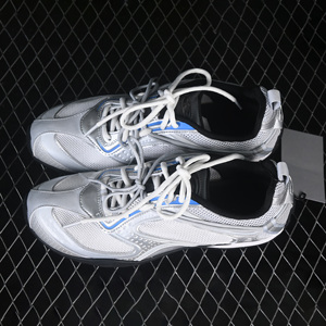 Zapatillas Retro con Cordones para Correr, Parte Superior de Malla Transpirable, Diseño Ligero, Estilo Primavera-Verano para Caminatas Urbanas - Product Image 1