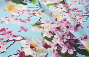 100% <span class=keywords><strong>di</strong></span> <span class=keywords><strong>seta</strong></span> <span class=keywords><strong>Crepe</strong></span> De Chine tessuto digitale stampa floreale tessuto <span class=keywords><strong>di</strong></span> <span class=keywords><strong>seta</strong></span> per le donne vestire facendo - Product Image 3