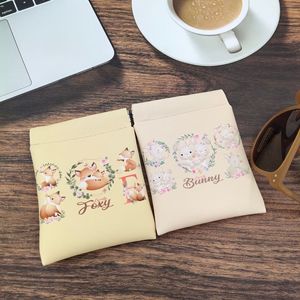 Bolsa <span class=keywords><strong>de</strong></span> Almacenamiento para Auriculares <span class=keywords><strong>de</strong></span> Cuero con Diseño Floral, Monedero Portátil con Cierre Automático - Product Image 4