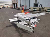 Scie à panneaux à table coulissante numérique automatique de précision de 3200 mm pour le travail du bois avec moteur de 5,5 kW et garantie de plus de 5 ans