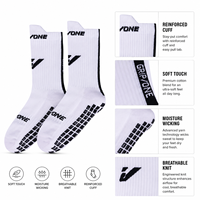 Chaussettes antidérapantes personnalisées en caoutchouc à pois noirs, impression de logo personnalisée, chaussettes antidérapantes pour le football, le soccer, la gym et l'entraînement
