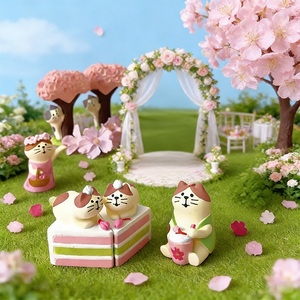 Figurine de chat en résine Sakura Cherry Blossom Zakka, statue miniature japonaise pour la décoration de table, de voiture ou de maison, peinte à la main, cadeau de mariage - Product Image 3