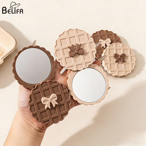 Nuevo Espejo de Bolsillo Redondo con Diseño de Galletas Waffle, Espejo de Maquillaje Portátil de Doble Cara - Product Image 6