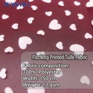 <span class=keywords><strong>Tessuto</strong></span> in <span class=keywords><strong>Tulle</strong></span> Stampato con Fiori Rossi Personalizzato 100% Poliestere Leggero Traspirante a Maglia per Matrimoni e Casa - Product Image 3