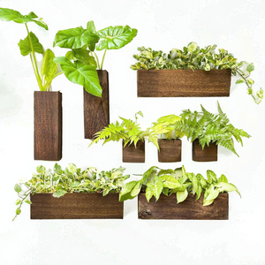 Plantes succulentes artificielles mélangées dans une jardinière rectangulaire suspendue moderne - Boîte à plantes en bois sculpté à la main de couleur marron - Product Image 3