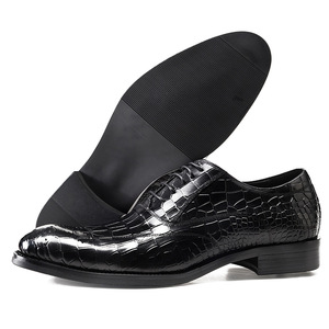 Mocasines de Hombre de Cuero Genuino con Punta Puntiaguda, Suela de Goma Antideslizante, para Oficina, Carrera, Todas las Temporadas, Estilo Slip-On, Estampado Animal - Product Image 1
