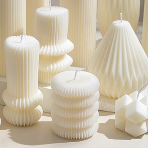 <span class=keywords><strong>Bougie</strong></span> pilier géométrique rayée <span class=keywords><strong>blanche</strong></span> parfumée écologique faite à la main pour la décoration de la maison, les fêtes et les mariages - Product Image 1