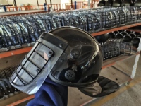 Casque en polycarbonate avec protection en maille métallique, anti-coupure, résistant au feu, anti-émeute, avec visière plate et incurvée