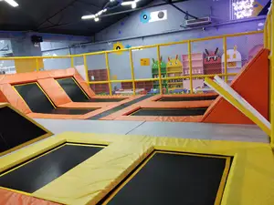 Parque de salto de diversión para niños y adultos de diseño gratuito, fabricante de equipos de rebote, parque de trampolín para niños de interior