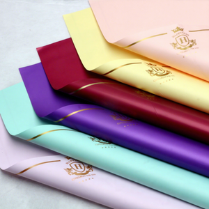 Papier d'emballage floral imperméable style créole pour la vente en gros, matériaux DIY pour bouquets floraux en OPP - Product Image 4
