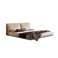 Lit suspendu moderne italien en cuir souple inclinable, taille double king size, ensemble de chambre à coucher, design oreille d'éléphant