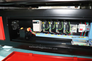 1212 Reclame <span class=keywords><strong>Cnc</strong></span> <span class=keywords><strong>Router</strong></span> 3 As 1200X1200 Desktop <span class=keywords><strong>Cnc</strong></span> Snijmachine <span class=keywords><strong>Cnc</strong></span> 2400 Mm X 1200 Mm 1325 Voor Hout - Product Image 6