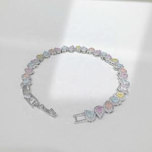 ราคาโรงงาน กำไลข้อมือเงินแท้ 925 ประดับเพชรหลากสี งานละเอียด ของขวัญเครื่องประดับสวยหรู กำไลเพชรคิวบิกเซอร์โคเนียสำหรับผู้หญิง - Product Image 4