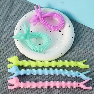 Bracelet anti-stress en caoutchouc souple pour enfants, motif Labrador de dessin animé, unisexe, couleurs mélangées - Product Image 2