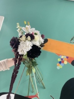 Bouquet de fleurs artificielles personnalisé couleur vin violet foncé, orchidée rose, marguerite, lys et amaranthe colorée pour centre de table