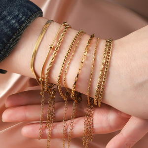 Cadena de pigmento dorado que combina con todo, <span class=keywords><strong>pulsera</strong></span> de hueso de serpiente para mujer, acero de titanio, acero inoxidable, patrón de cara explosiva - Product Image 1