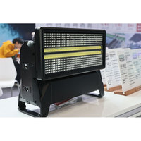 COMET SPRO S2000 STROBE Éclairage de scène à tête mobile matricielle inclinable étanche 1500W RGB+W LED avec panneau à 14 segments + tube blanc à 28 sections