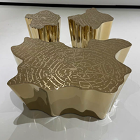 Table basse moderne de luxe en acier inoxydable, durable, avec plateau miroir irrégulier, pour hall d'hôtel et mobilier de projet de villa