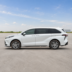 Toyota Sienna 2.5L Híbrida FWD 2024 Usada, Monovolumen de 7 Plazas, Volante a la Izquierda, para Exportación - Product Image 2