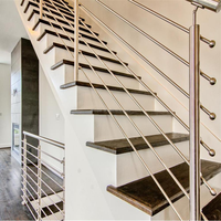 Barrière d'escalier intérieure robuste en acier inoxydable tubulaire carré DF – Conception de balustrade et poteau de garde-corps