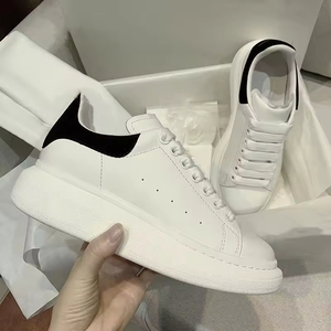 Chaussures de marche respirantes en cuir véritable à lacets de haute qualité 2026 pour hommes et femmes, marque de créateur de luxe pour l'hiver, l'été et l'automne - Product Image 1