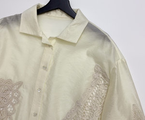 Blusa de Mujer Vintage con Encaje Tejido, Diseño Calado, Texturizada, Corte Regular, de Alta Gama, con Protección Solar - Product Image 2