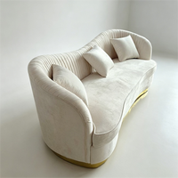 Comptoir de réception moderne de luxe léger en tissu velours carré sur mesure, base en acier inoxydable, écologique, pour hôpital, maison, bar