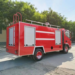 Xe cứu hỏa được sử dụng để cứu hộ khẩn cấp và phun màu xanh lá cây, với nhiều công dụng trên mỗi xe - Product Image 2