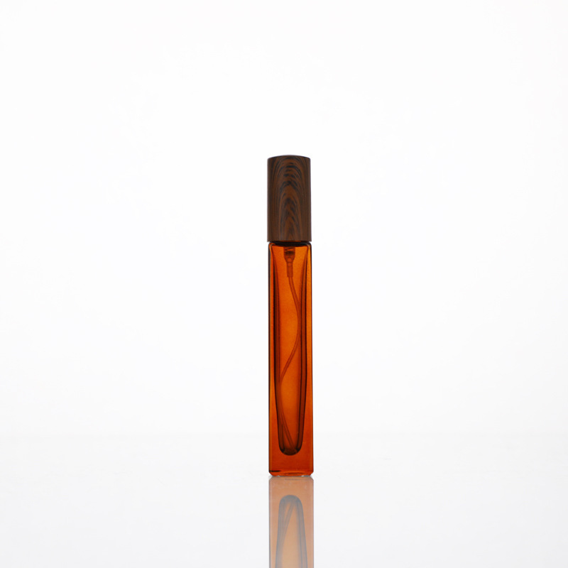 Bottiglia quadrata marrone + tappo in plastica con venature del legno scuro