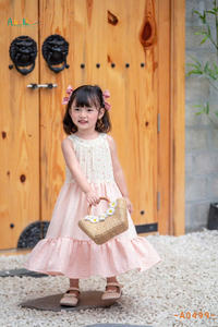 Vestido de niña con lazo en el pecho Diseño de verano Vestido sin mangas Color Rosa Estilo dulce Alta calidad - Product Image 2