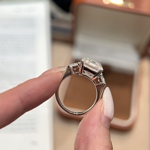 Số Lượng Lớn Của Chỗ Xh Moissanite S925 Tinh Khiết Bạc 8 Carats 10*12 Ngọc Lục Bảo Cắt Màu Trắng Moissanite Kim Cương Của Phụ Nữ Nhẫn - Product Image 5